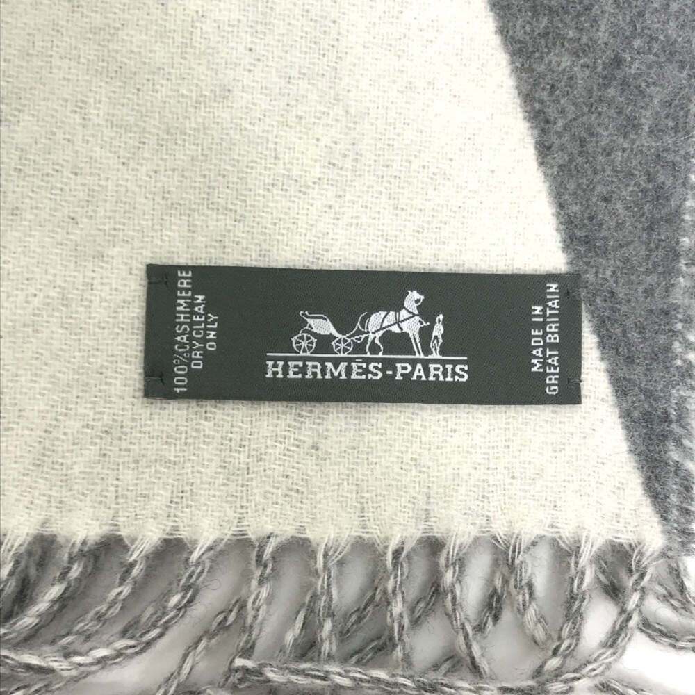 HERMES White Scarf - Picture 9 of 10